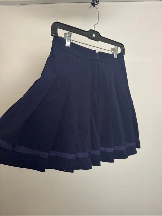 E.LAND Navy Pleated Skort – Preppy Mini Skirt with Shorts - Picture 4 of 9